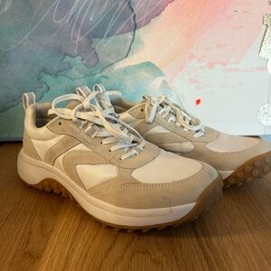 Keen Women's KS86 Suade Retro Sneakers size 9